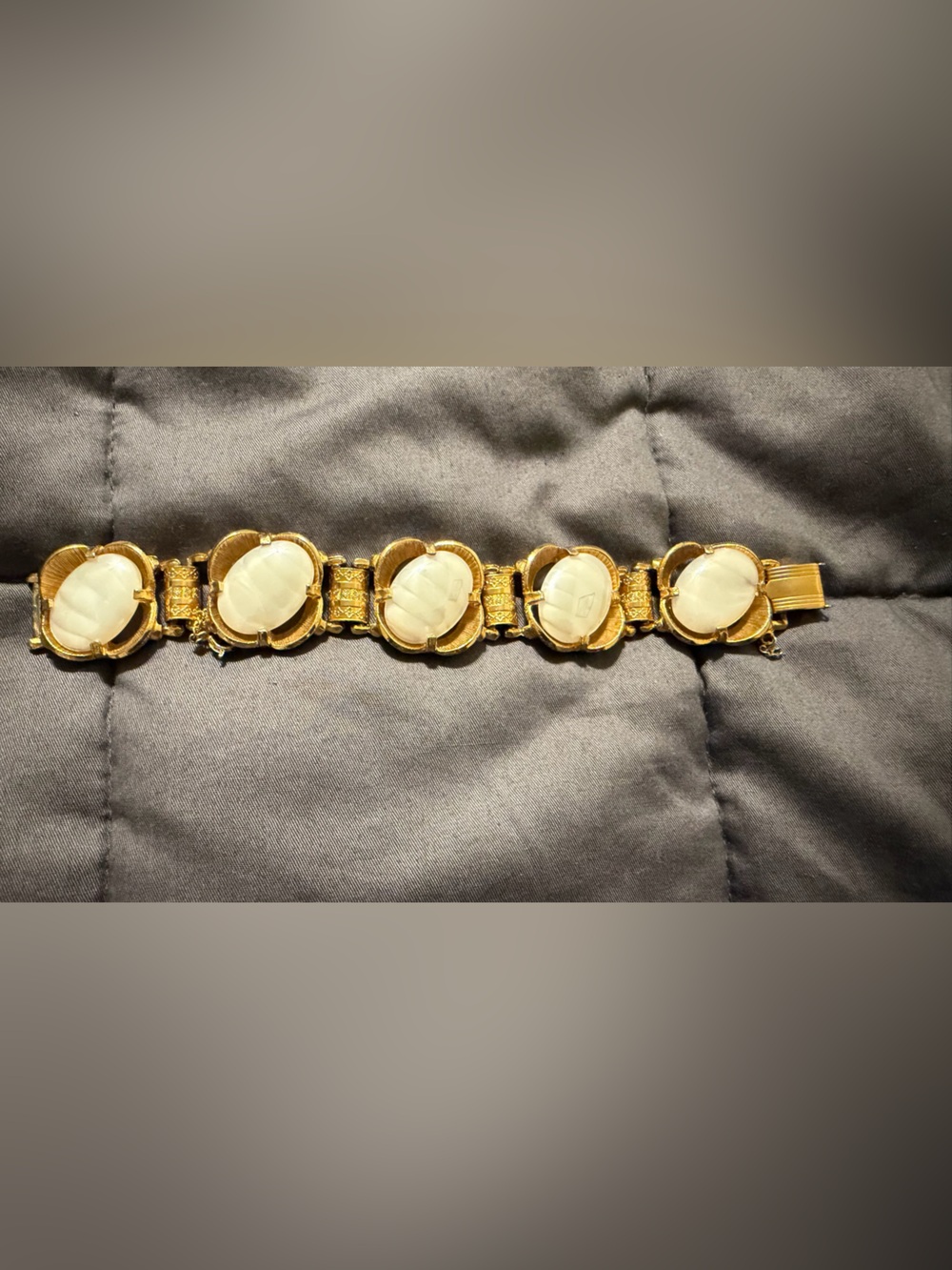 Vintage Gold Tone Milky White Cabochon Statement Bracelet Ornate Chunky 8” - Picture 15 of 16